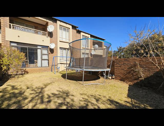 2 BEDROOM APARTMENT FOR SALE IN MOOIKLOOF RIDGE